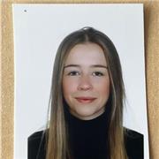 Soy una alumna de educación primaria trilingüe en la upv de Vitoria y me siento feliz y productiva trabajando con niños y niñas. Me gustaría dar clases a alumnos entre 6 y 12 años (educación primaria)